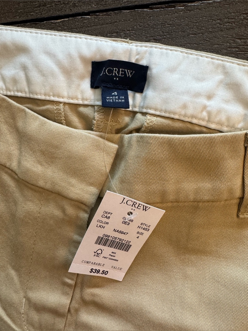 NWT J Crew 5” Khaki Shorts Size 4 - Picture 2 of 7